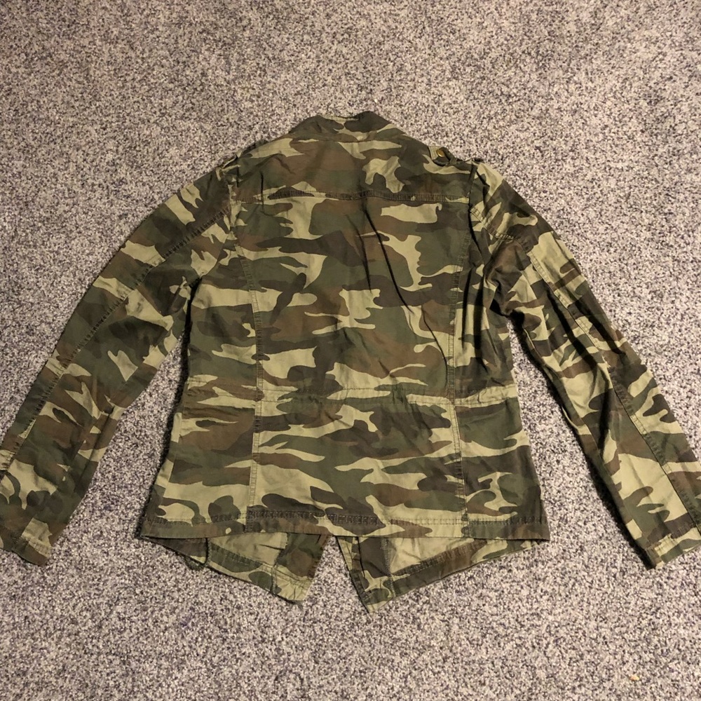 🌸4/$20🌸New Look Junior's Green Camo Jacket Size L NWT - Picture 3 of 6
